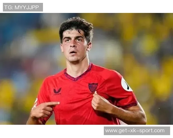 小莫呼吁卢执教应更积极转变角色不应忘记曾经的球员身份 小莫呼吁卢执教应更积极转变角色不应忘记曾经的球员身份